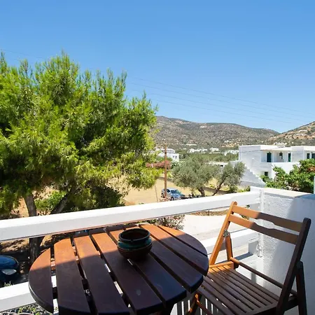 Almyra Seaside アパート