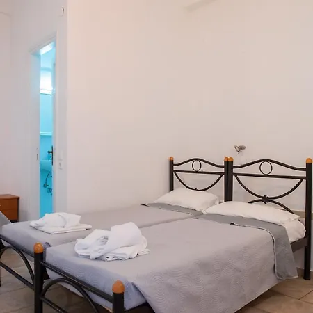 Almyra Seaside 公寓