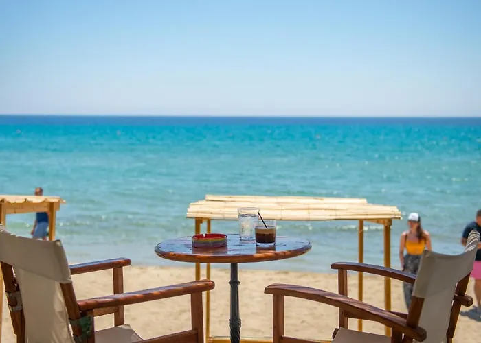 公寓 Almyra Seaside